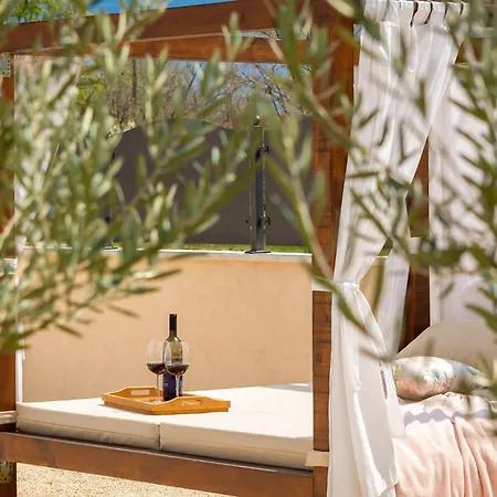 3 Bedroom Cozy In Kljuc Holiday home Kljuc (Sibenik-Knin)