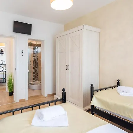 3 Bedroom Cozy In Kljuc * Kljuc (Sibenik-Knin)